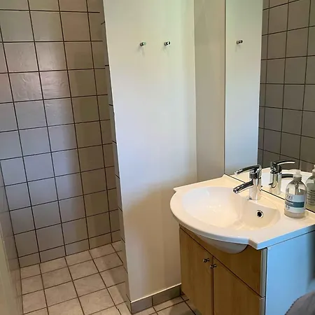 Large, Luxurious Summer House Close To The Water, Hotel
